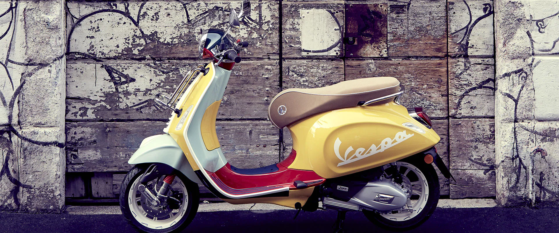 UNE PLONGÉE COLORÉE DANS LE NOUVEAU MONDE DE LA VESPA SEAN WOTHERSPOON SCOOTER OCCASION LYON